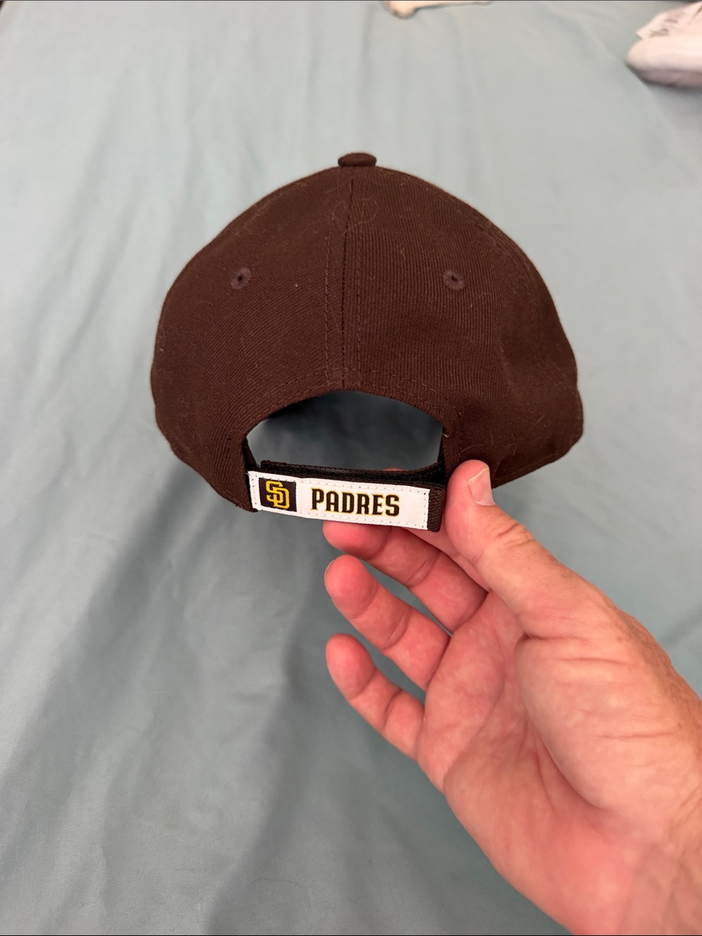 Hat on surface - Picture 4 of 4